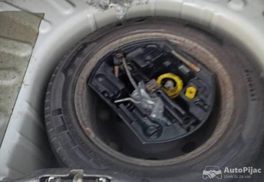 peugeot_307_16_hdi_2006_god_13_polovni_automobili_autopijac.rs