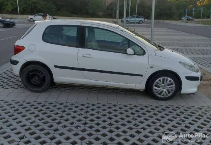 peugeot_307_16_hdi_2006_god_5_polovni_automobili_autopijac.rs