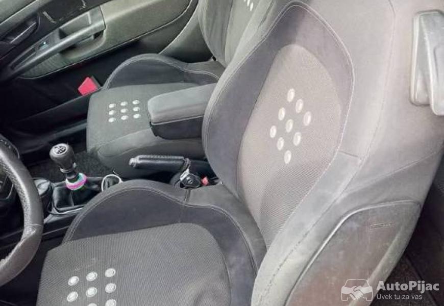 na_prodaju_fiat_grande_punto_giugiaro_2007_god_14_5_polovni_automobili_autopijac.rs