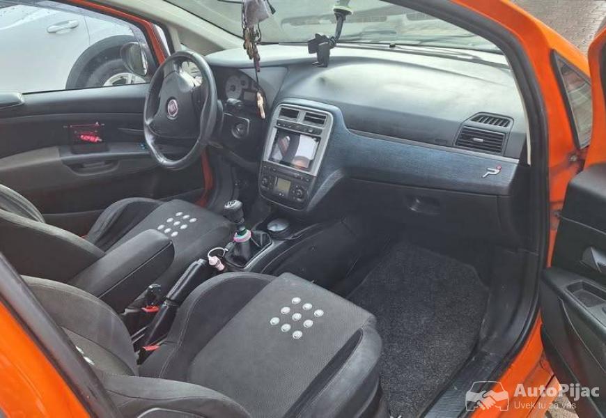 na_prodaju_fiat_grande_punto_giugiaro_2007_god_14_7_polovni_automobili_autopijac.rs