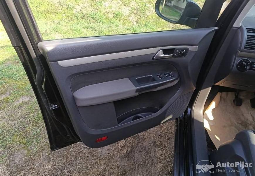 turan_19tdi_9_polovni_automobili_autopijac.rs