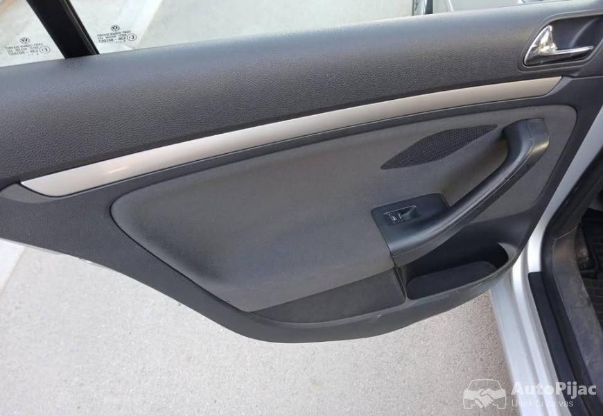 golf_5_16_fsi_10_polovni_automobili_autopijac.rs