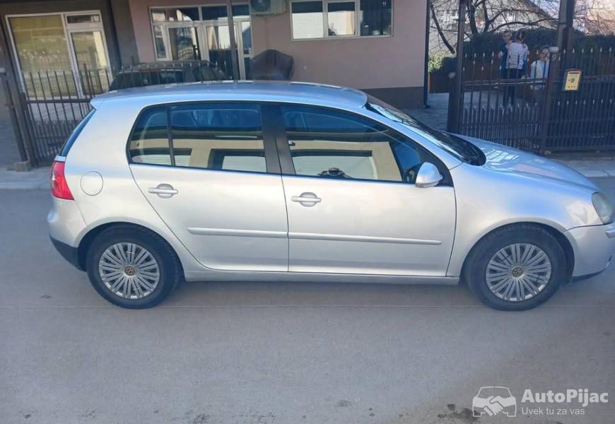 golf_5_16_fsi_2_polovni_automobili_autopijac.rs