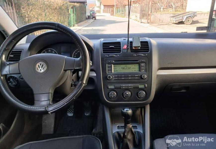 golf_5_16_fsi_8_polovni_automobili_autopijac.rs