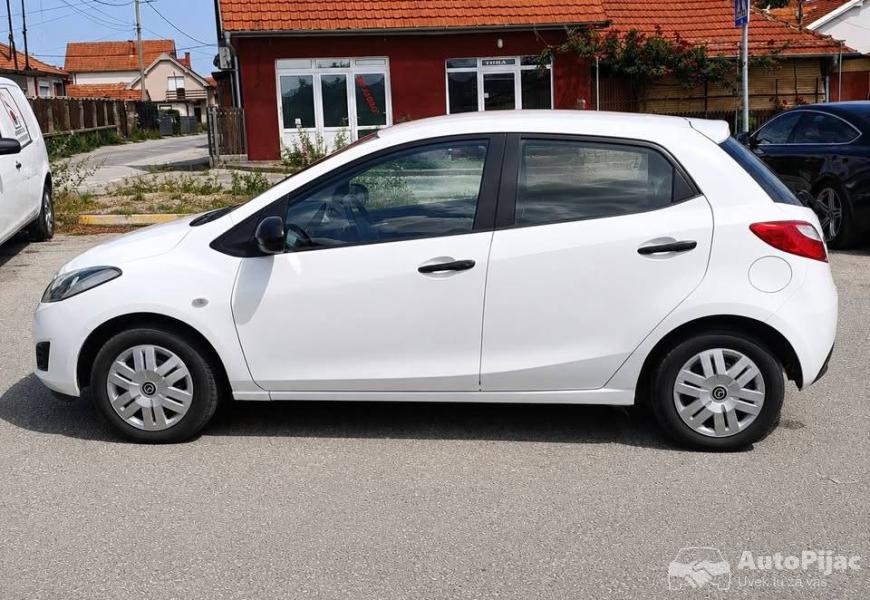 mazda_2_2010g_13_benzin_50kw75ks_salon_stanje_vlas_6_polovni_automobili_autopijac.rs