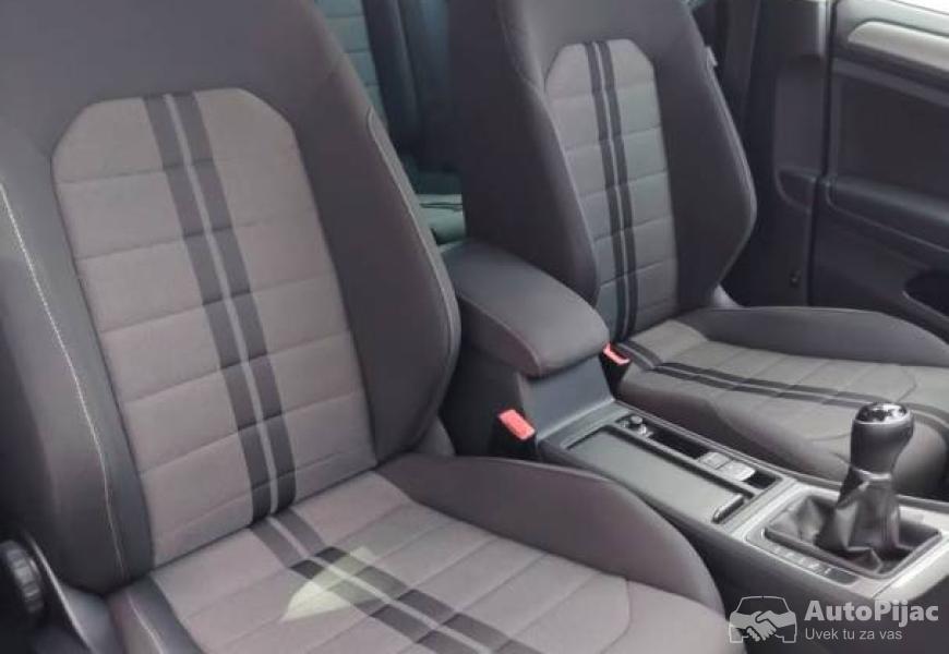 2017_volkswagen_golf_7_16_tdi_restyling_highline_11_polovni_automobili_autopijac.rs