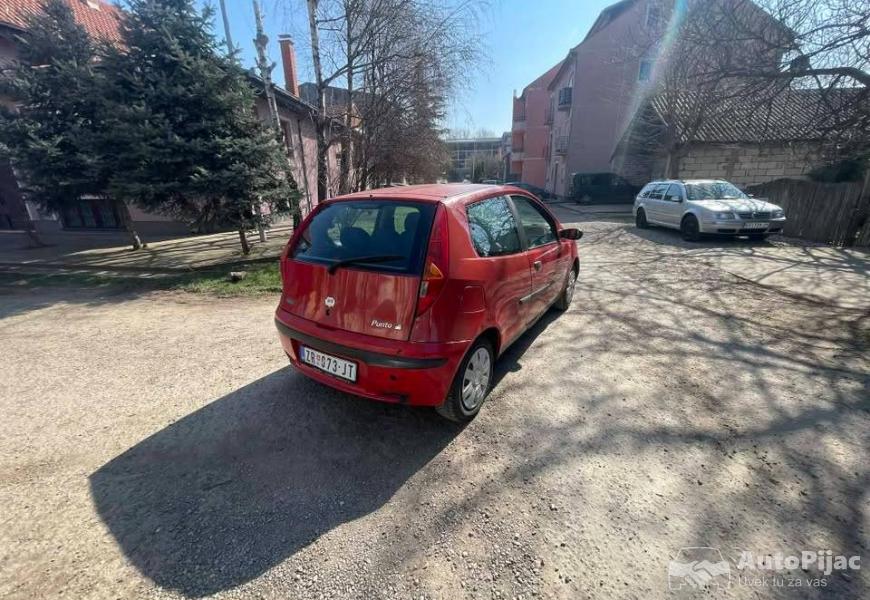 fiat_punto_12_benzin_2_polovni_automobili_autopijac.rs