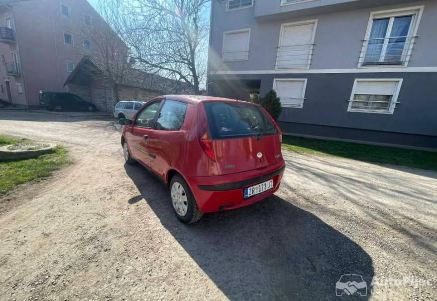 fiat_punto_12_benzin_3_polovni_automobili_autopijac.rs