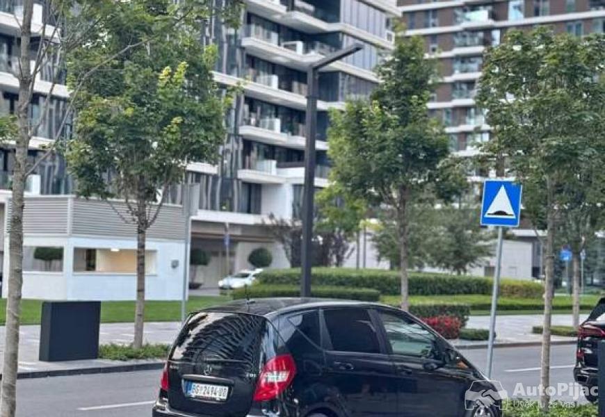 mercedes_a160_20_cdi_1_polovni_automobili_autopijac.rs