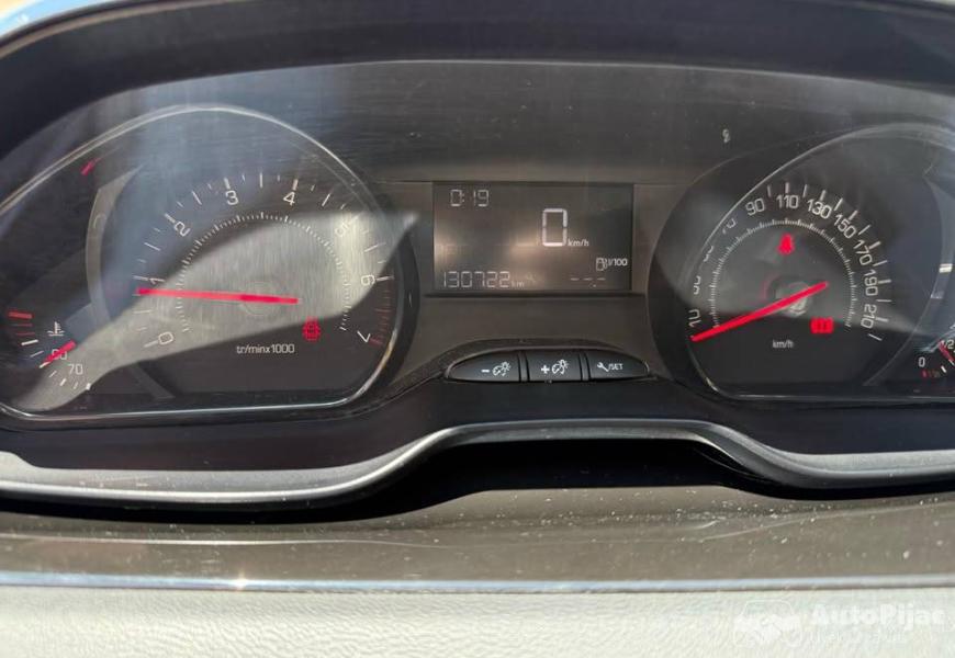 2015_peugeot_208_akcija_11_polovni_automobili_autopijac.rs