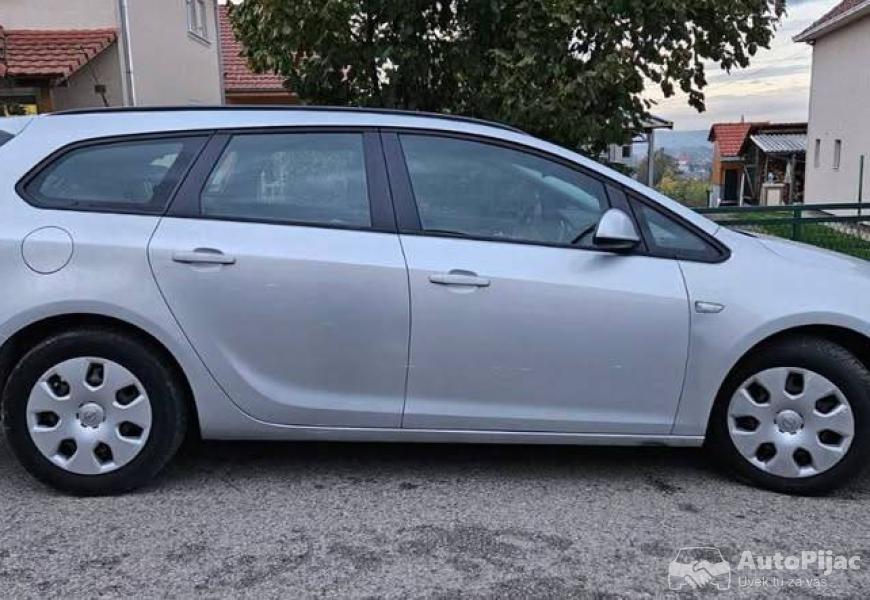 opel_astra_j_2013_2_polovni_automobili_autopijac.rs