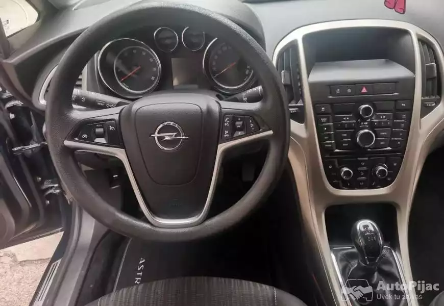 2011_opel_astra_j_14_turbo_12_polovni_automobili_autopijac.rs