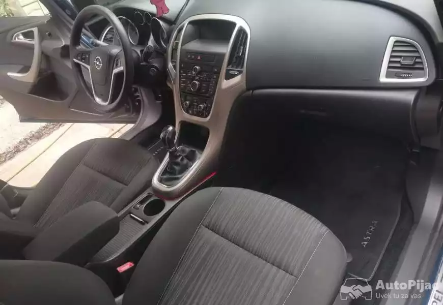2011_opel_astra_j_14_turbo_15_polovni_automobili_autopijac.rs