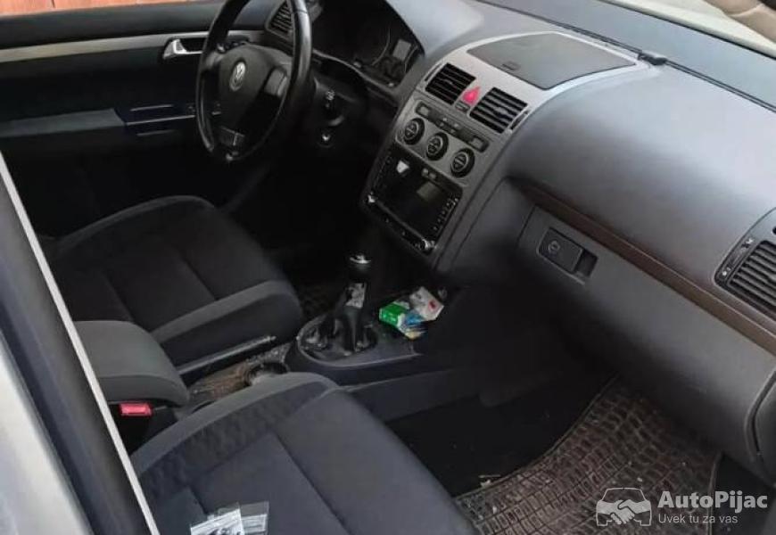2008_volkswagen_touran_10_polovni_automobili_autopijac.rs