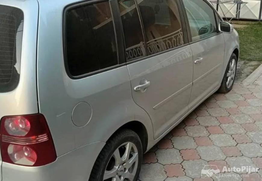 2008_volkswagen_touran_13_polovni_automobili_autopijac.rs