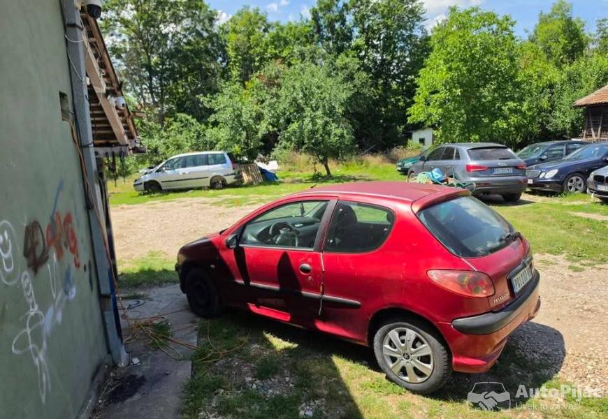 pezo_206_reg_do_2m_2027_ok_stanje_puko_pk_kasis_mo_5_polovni_automobili_autopijac.rs