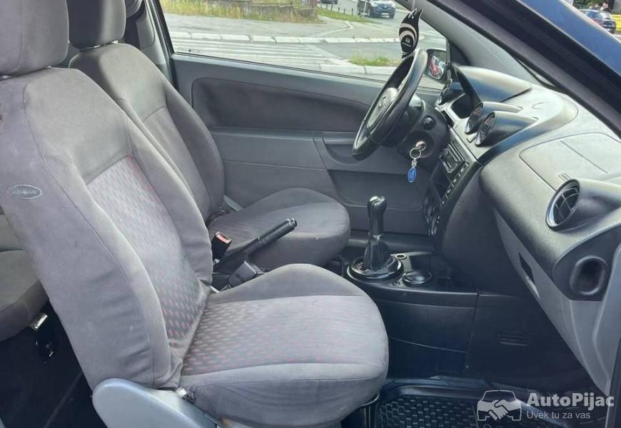 ford_fiesta_16_benzin_74kw_reg_122026_vlasnik_8_polovni_automobili_autopijac.rs