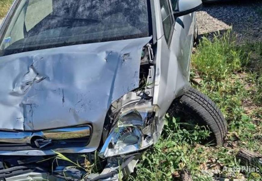 na_prodaju_ceo_u_ovakvom_stanju_cena_500e_moze_sva_2_polovni_automobili_autopijac.rs