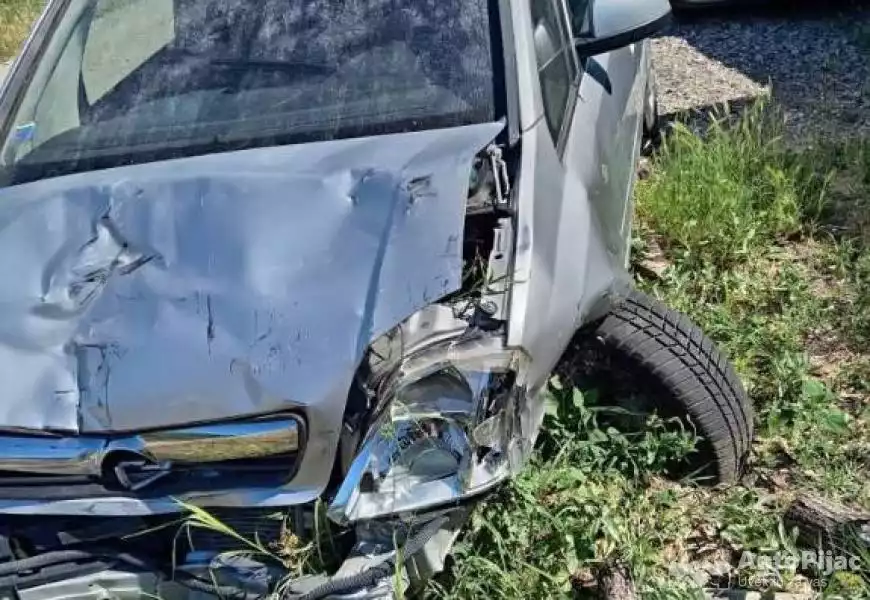 na_prodaju_ceo_u_ovakvom_stanju_cena_500e_moze_sva_2_polovni_automobili_autopijac.rs