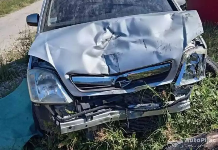 na_prodaju_ceo_u_ovakvom_stanju_cena_500e_moze_sva_3_polovni_automobili_autopijac.rs