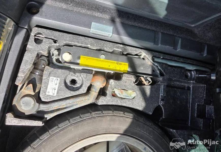 na_prodaju_passat_b6_20_tdi_103kw_8v_15_polovni_automobili_autopijac.rs