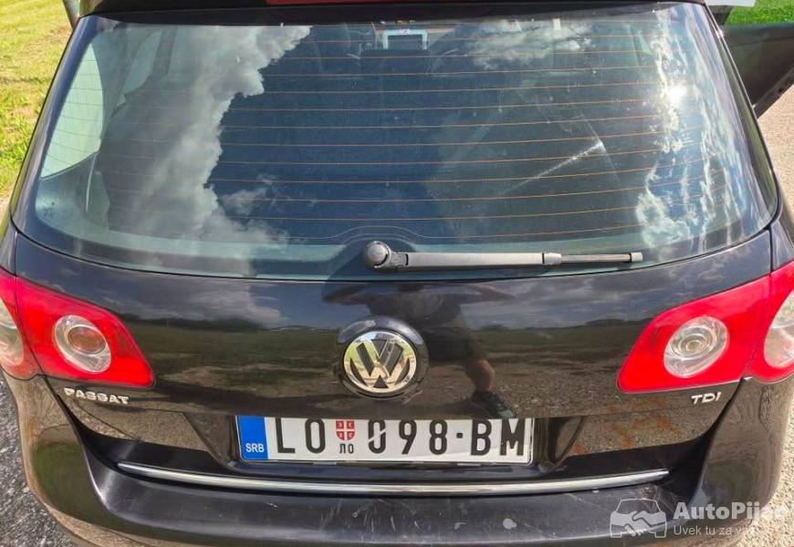 na_prodaju_passat_b6_20_tdi_103kw_8v_5_polovni_automobili_autopijac.rs