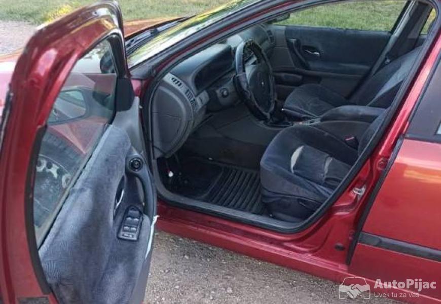 renualt_laguna_ii_16_7_polovni_automobili_autopijac.rs