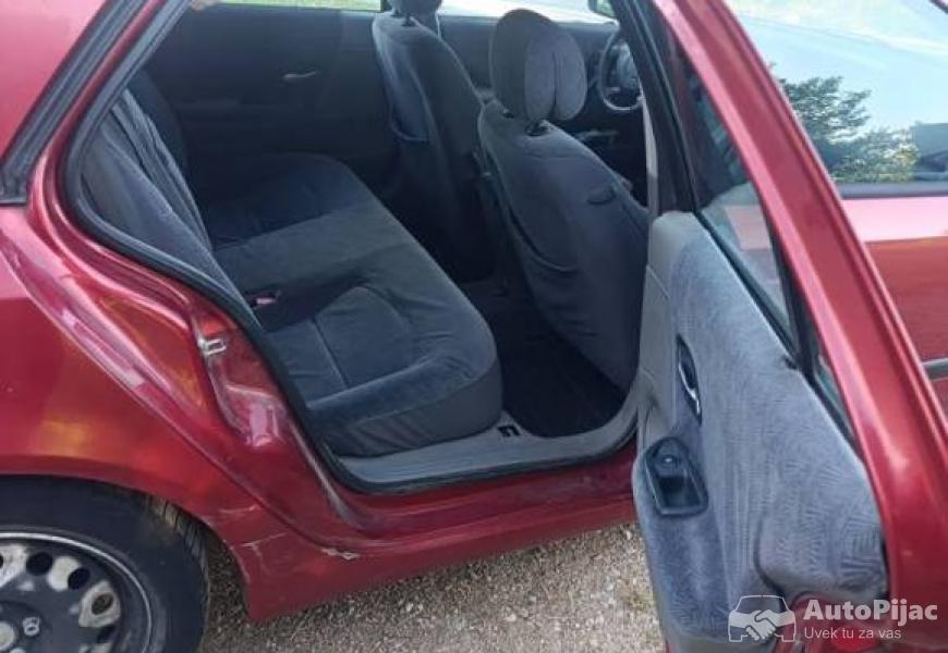 renualt_laguna_ii_16_8_polovni_automobili_autopijac.rs