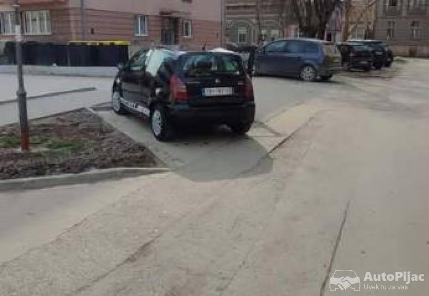 citroen_c2_14_hdi_12_polovni_automobili_autopijac.rs