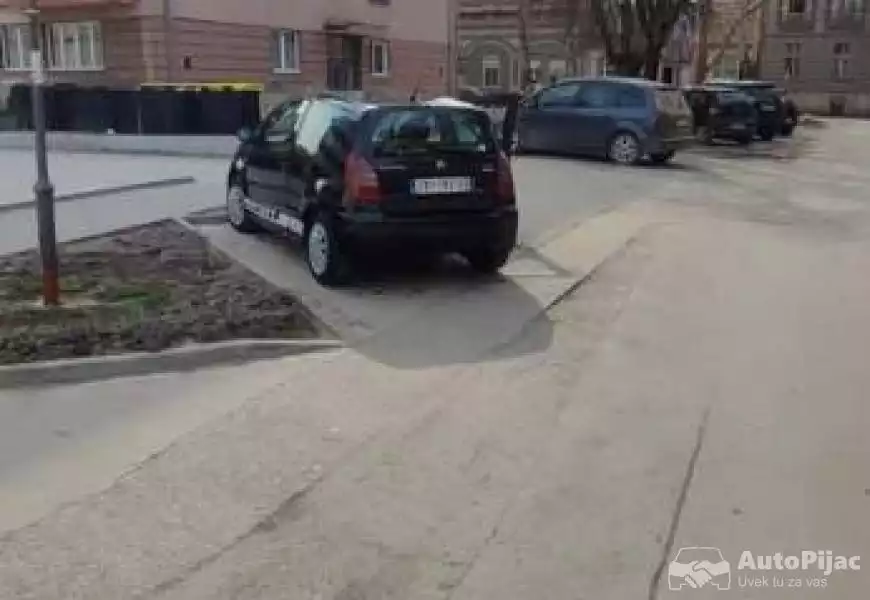 citroen_c2_14_hdi_12_polovni_automobili_autopijac.rs