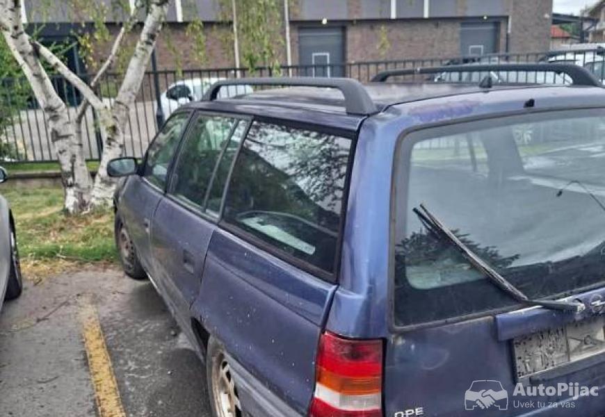 opel_astra_f_16_1_polovni_automobili_autopijac.rs
