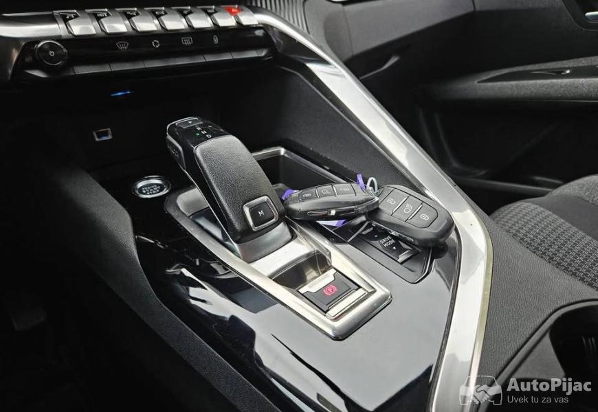 2022_peugeot_5008_6_polovni_automobili_autopijac.rs