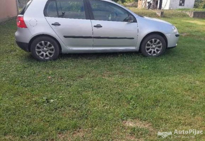 golf_5_16_benzin_2007_god_4_polovni_automobili_autopijac.rs