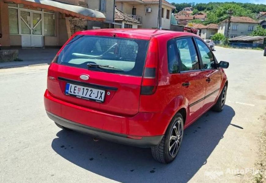 ford_fiesta_13_benz_2003god_2_polovni_automobili_autopijac.rs