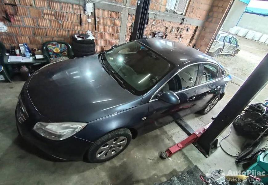 opel_insignia_limuzina_20cdti_2011god_d_e_l_o_v_i_5_polovni_automobili_autopijac.rs