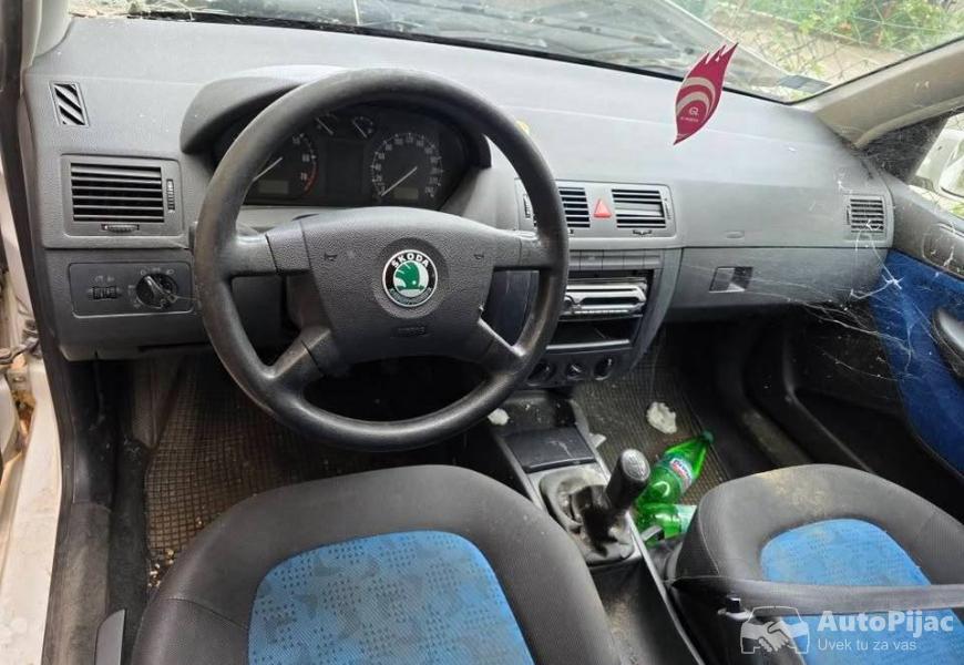 skoda_fabia_2002god_14_16v_delovi_5_polovni_automobili_autopijac.rs