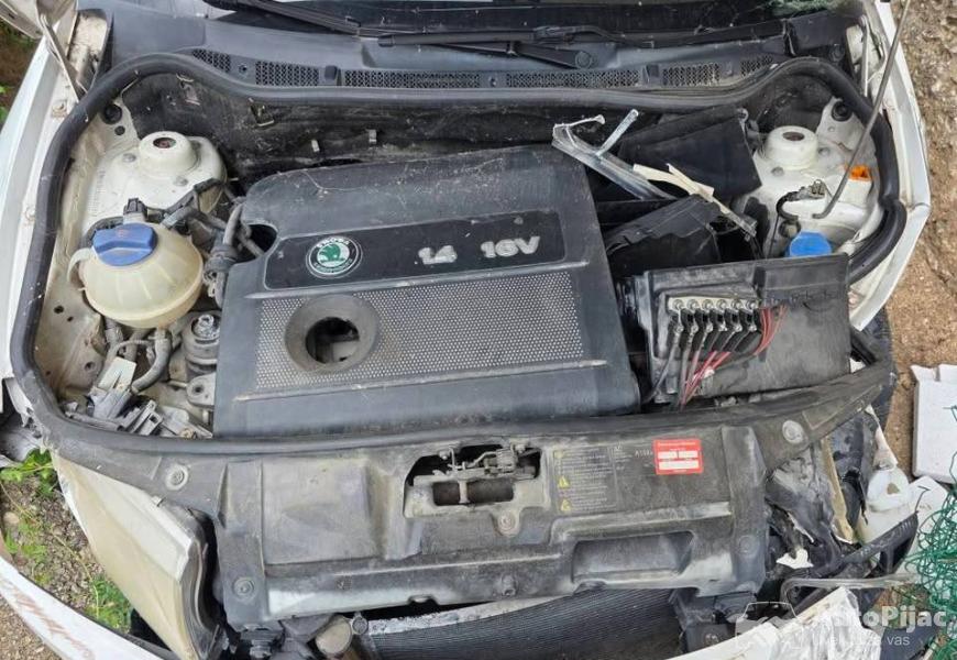 skoda_fabia_2002god_14_16v_delovi_7_polovni_automobili_autopijac.rs