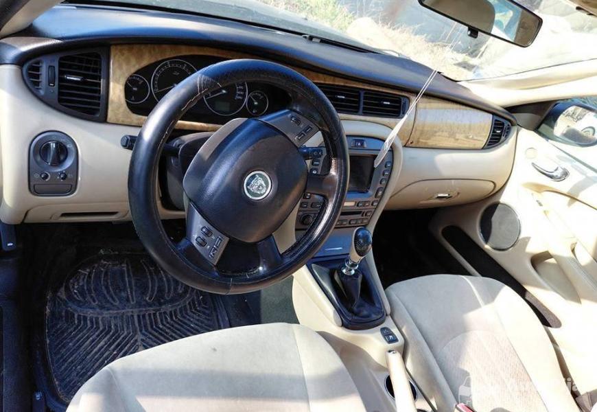 jaguar_2_polovni_automobili_autopijac.rs