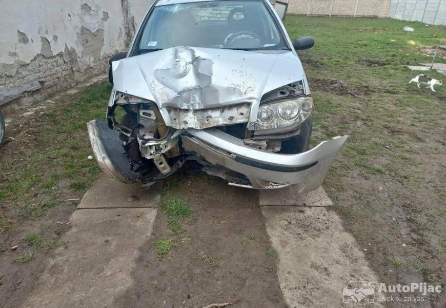 havarisam_fiat_punto_clasik_2009_1_polovni_automobili_autopijac.rs