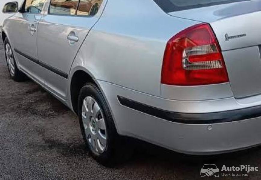 skoda_octavia_a5_16_benzin_8w_75kw_7_polovni_automobili_autopijac.rs