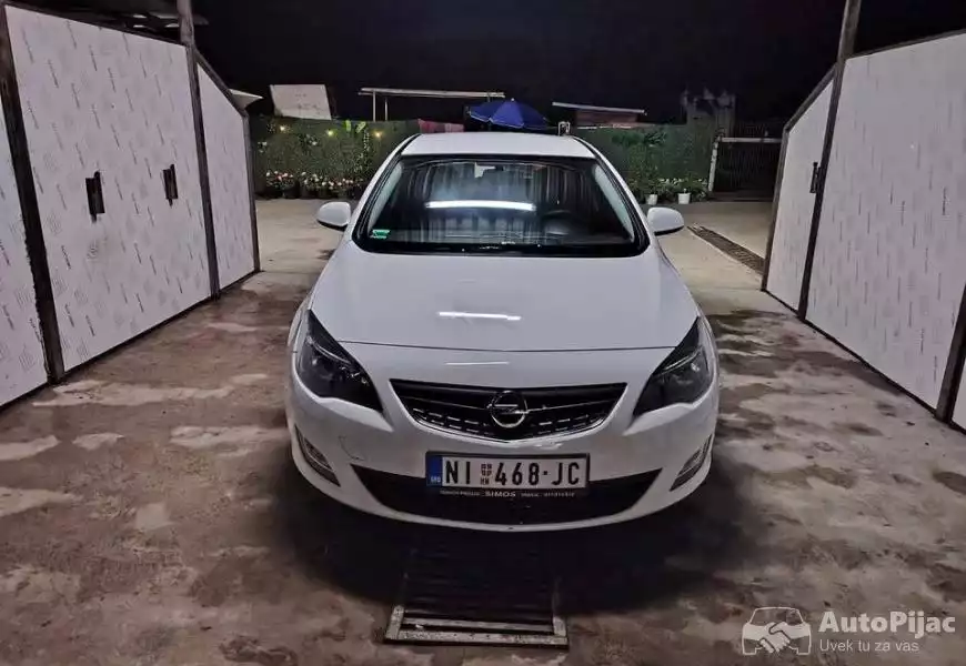 prodajem_opel_astru_j_2012_godiste_17cdti_registro_1_polovni_automobili_autopijac.rs