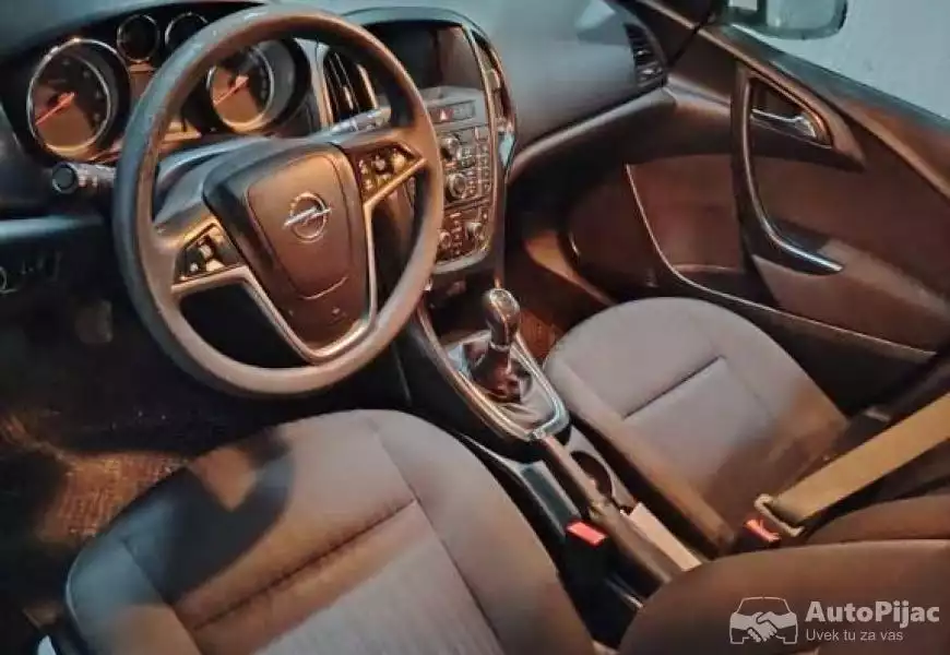 prodajem_opel_astru_j_2012_godiste_17cdti_registro_5_polovni_automobili_autopijac.rs