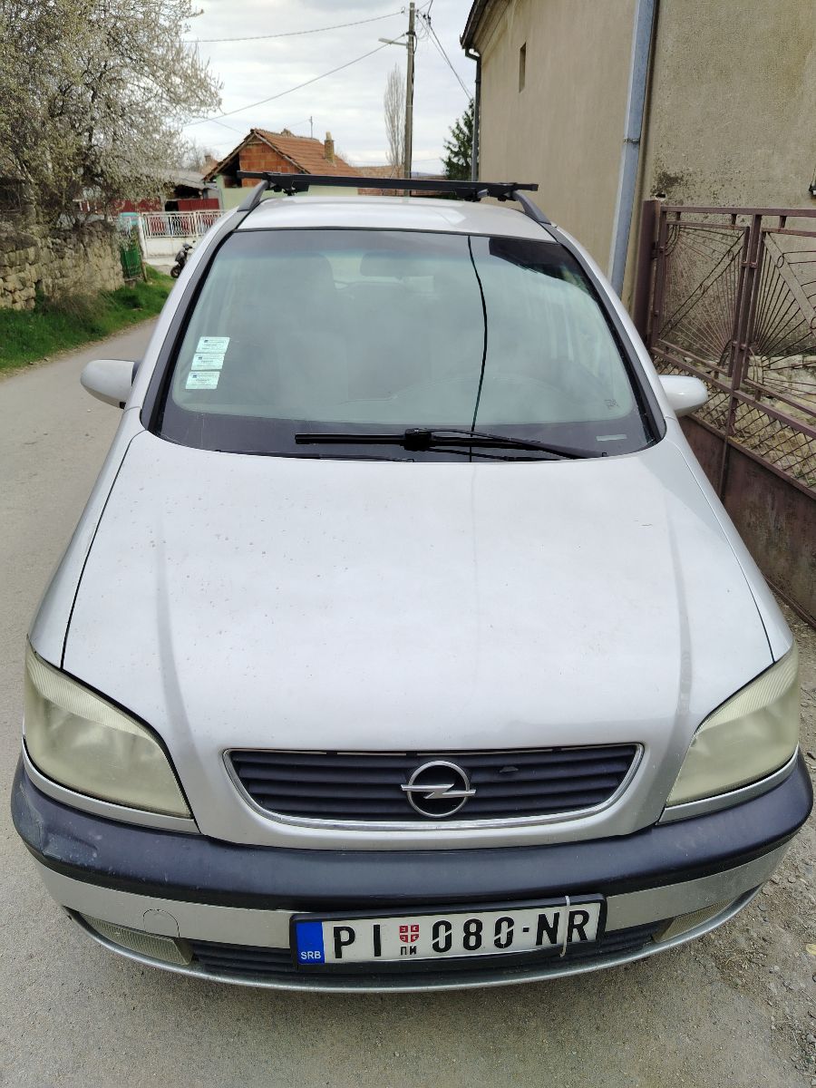 opel-zafira-big-0