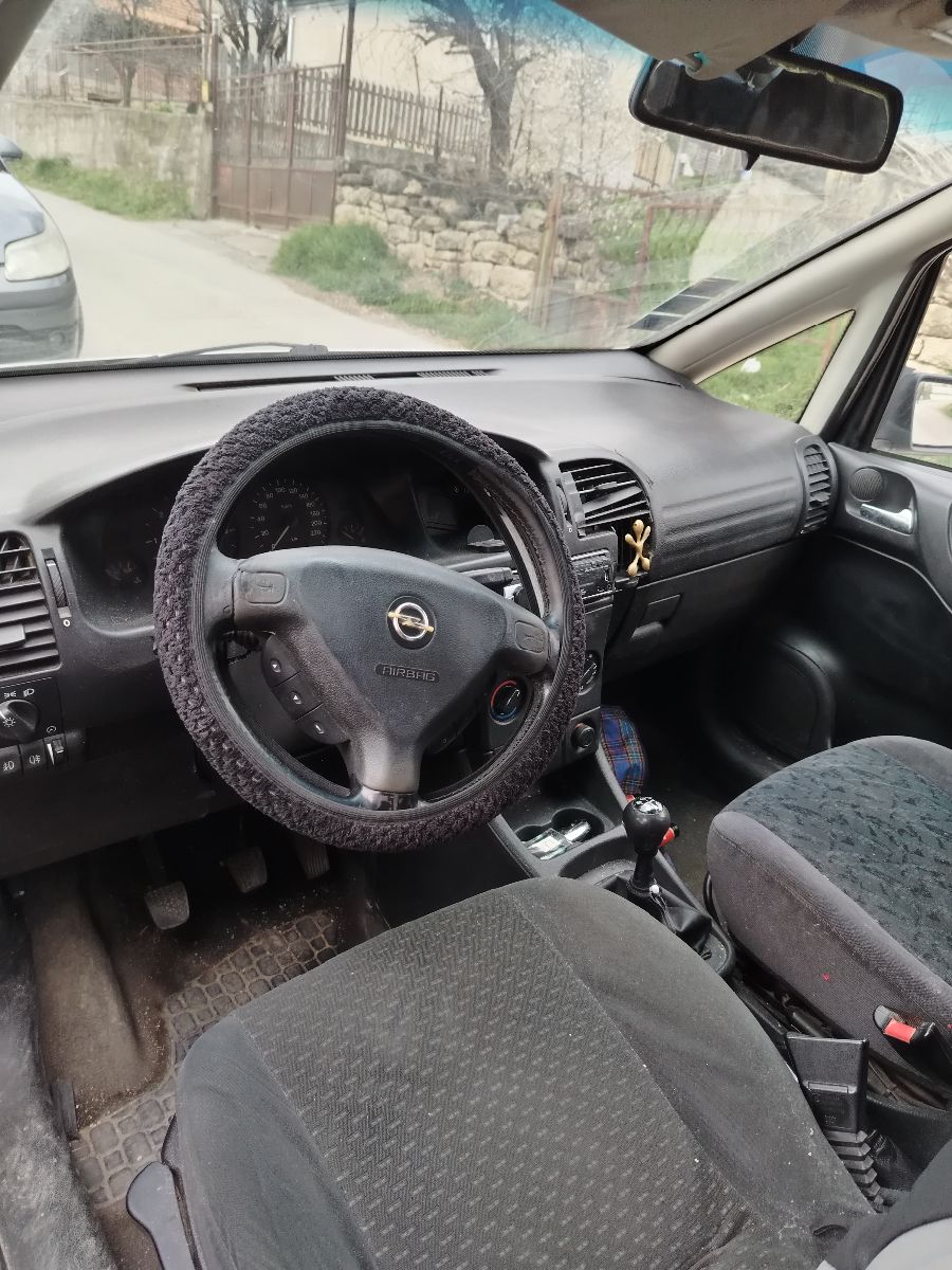 opel-zafira-big-1