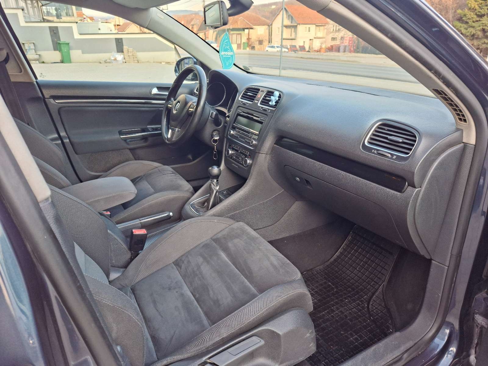 golf-6-16-77kw-105hp-2009god-big-8