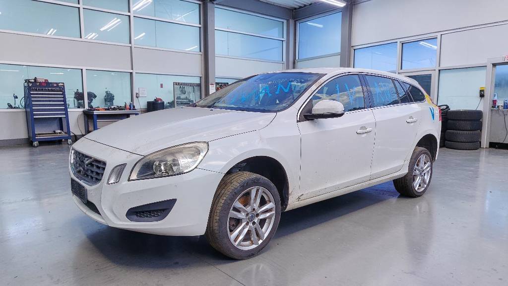 volvo-v60-20d-d3-polovni-delovi