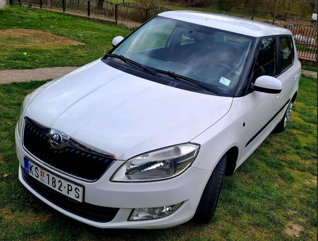 skoda-fabia-ambition-12-tsi-big-2