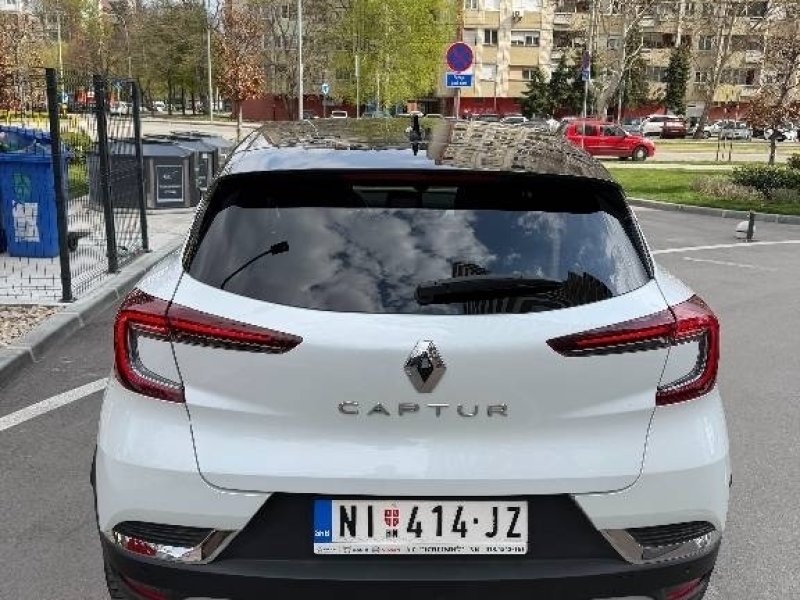 renault-captur-small-4
