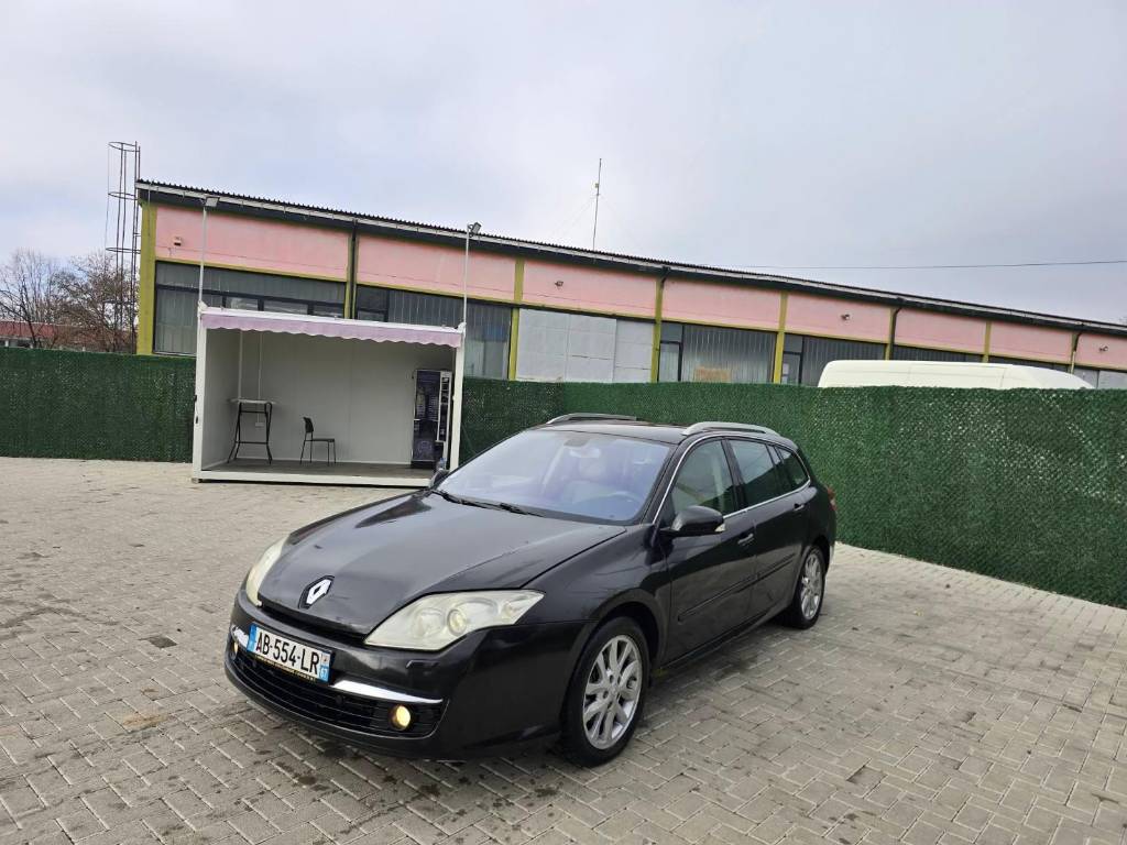 renault-laguna-20-2009