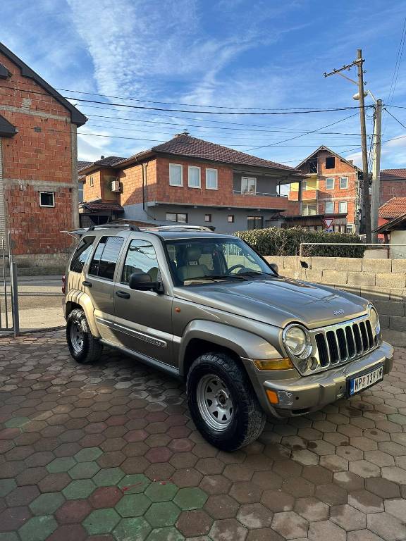 jeep-liberty-cherokee-28-crd-4x4-limited-koza-top
